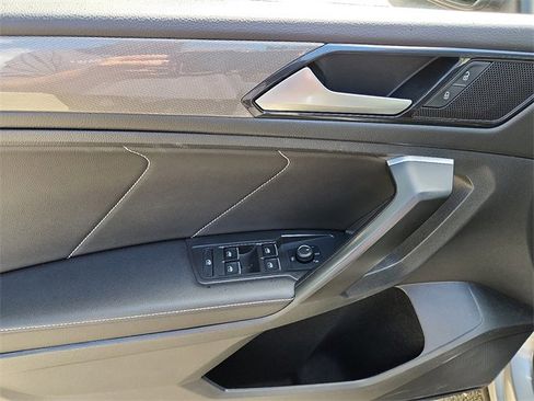 Certified 2022 Volkswagen Tiguan SE image 13