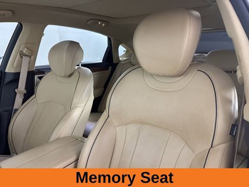 Used 2017 Genesis G80 3.8 w/ Option Group 03 image 14