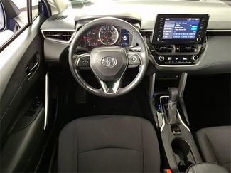 Used 2022 Toyota Corolla Cross LE video 2