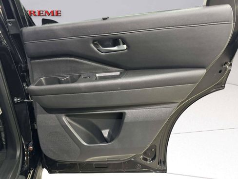 Used 2023 Nissan Pathfinder SL FWD image 30
