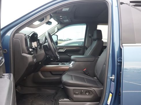 Used 2024 Chevrolet Silverado 2500 LTZ w/ LTZ Plus Package image 12