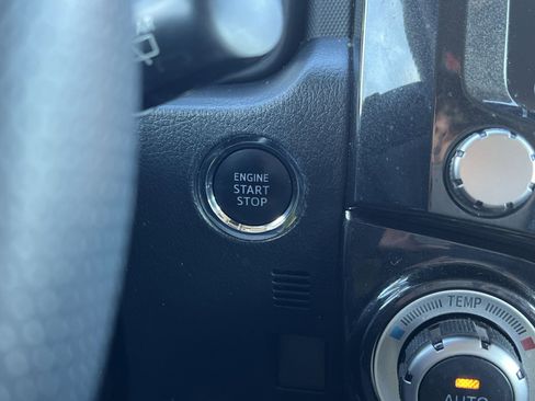 Used 2021 Toyota 4Runner Nightshade image 33