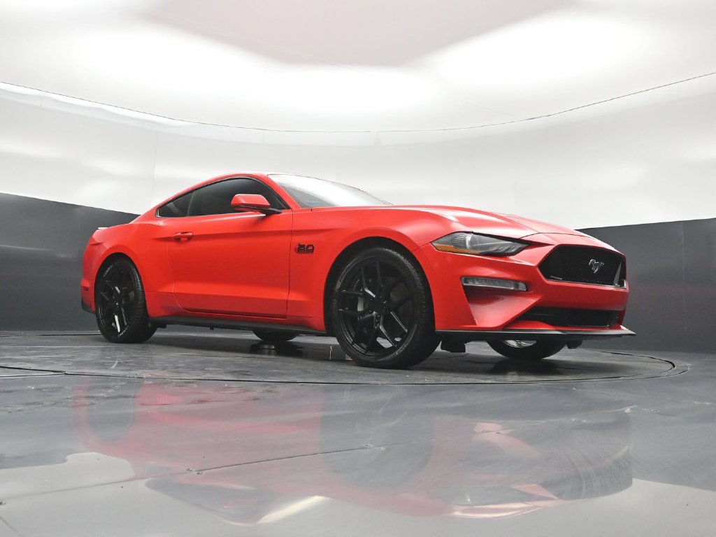 Used 2021 Ford Mustang GT RWD image 3
