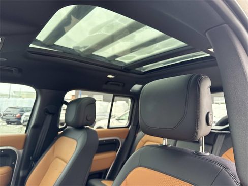 Used 2023 Land Rover Defender 110 X image 19