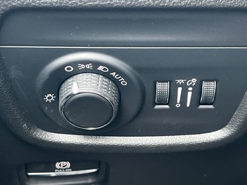 New 2024 Jeep Grand Cherokee Overland w/ Luxury Tech Group IV AWD/4WD image 24