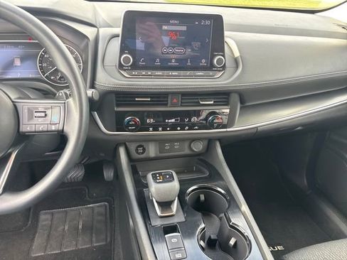 Used 2024 Nissan Rogue SV image 18