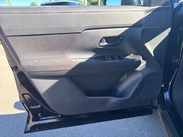 New 2027 Nissan Kicks S FWD image 12