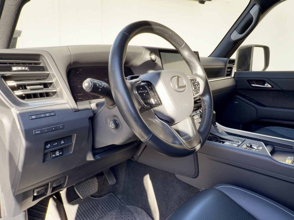 Used 2024 Lexus GX 550 w/ Accessory Package (2T) AWD/4WD image 4