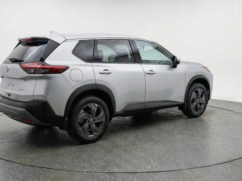 Used 2025 Nissan Rogue SV image 9