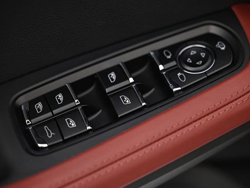 New 2026 Porsche Macan S image 23