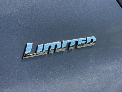 Used 2018 Toyota 4Runner Limited AWD/4WD image 10