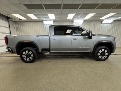 Used 2025 GMC Sierra 3500 Denali w/ Denali Reserve Package image 5