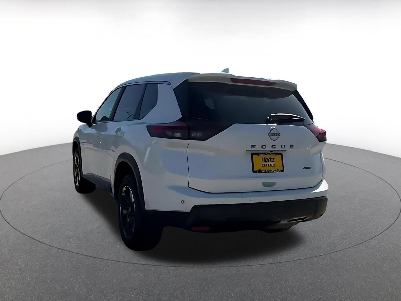 Used 2025 Nissan Rogue SV AWD/4WD image 10