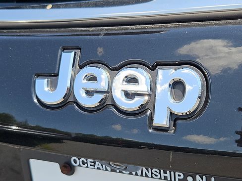 Used 2020 Jeep Compass Latitude w/ Cold Weather Group AWD/4WD image 30