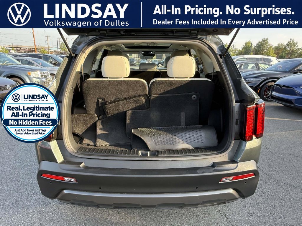 Used 2022 Kia Sorento S w/ Panoramic Sunroof Package AWD/4WD image 16