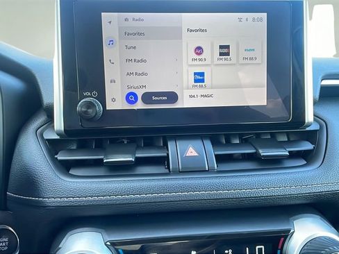 Used 2025 Toyota RAV4 XLE image 27