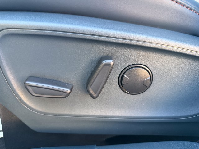 Used 2025 Ford Maverick Lariat AWD/4WD image 16
