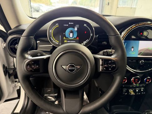 Certified 2024 MINI Cooper SE image 15