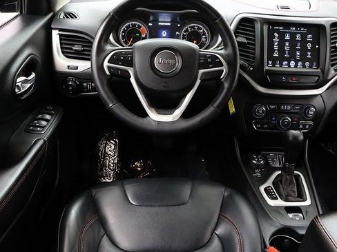 Used 2016 Jeep Cherokee Trailhawk w/ Leather Interior Group image 13