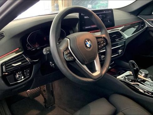 Used 2023 BMW 530i w/ Convenience Package RWD image 7