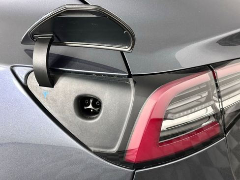 Used 2018 Tesla Model 3 Long Range image 13