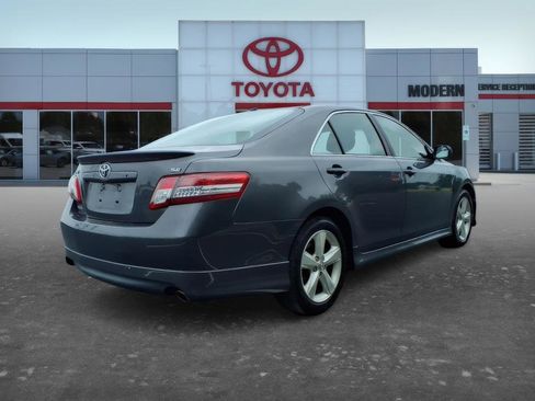 Used 2011 Toyota Camry SE w/ Sport Leather Pkg FWD image 6