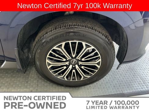 Used 2025 Nissan Armada Platinum w/ Convenience Package RWD image 81