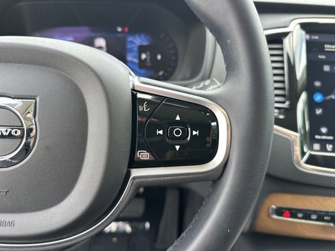 Used 2023 Volvo XC90 B6 Plus AWD/4WD image 20