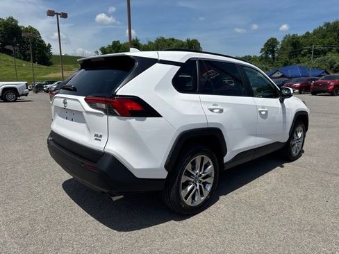 Used 2019 Toyota RAV4 XLE Premium AWD/4WD image 20
