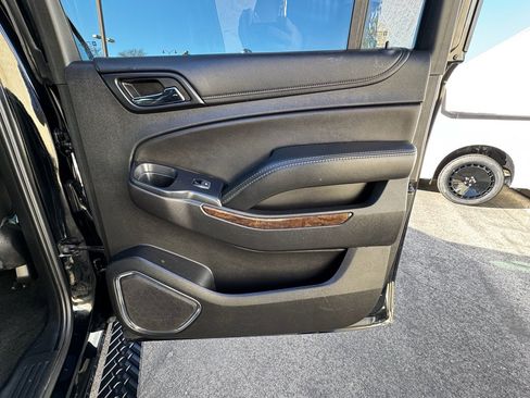 Used 2017 Chevrolet Suburban LT w/ Luxury Package image 26