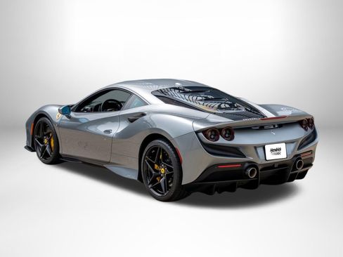 Used 2021 Ferrari F8 Tributo RWD image 2