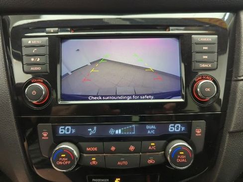 Used 2018 Nissan Rogue SV FWD image 15