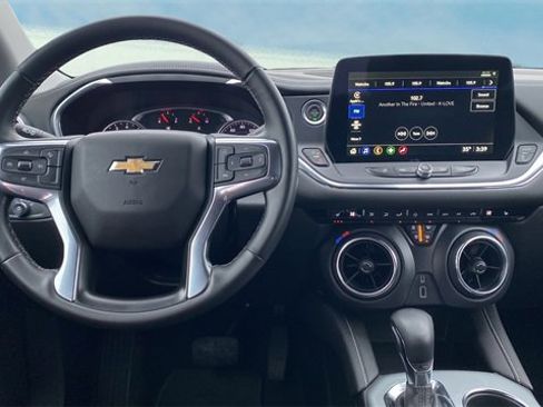 Used 2023 Chevrolet Blazer LT image 9