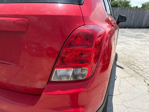 Used 2020 Chevrolet Trax LS w/ Tint and Cruise Package FWD image 5