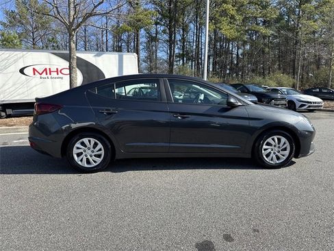 Used 2020 Hyundai Elantra SE w/ Cargo Package (C1) image 8