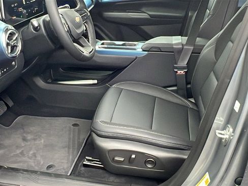 New 2026 Chevrolet Equinox EV LT image 13