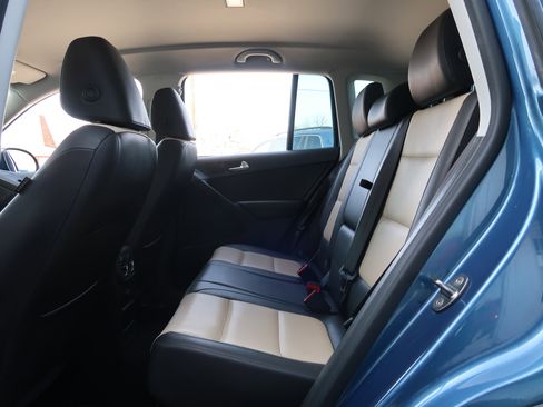 Used 2017 Volkswagen Tiguan S image 32