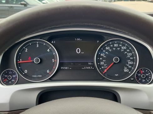 Used 2013 Volkswagen Touareg TDI AWD/4WD image 29