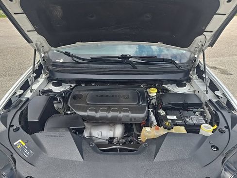 Used 2020 Jeep Cherokee Latitude FWD image 23
