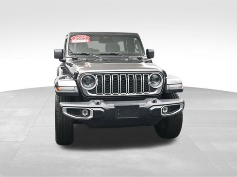 Used 2025 Jeep Wrangler Unlimited Sahara AWD/4WD image 8