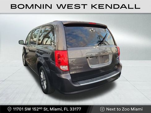 Used 2020 Dodge Grand Caravan SXT image 3