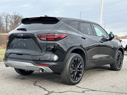 New 2026 Chevrolet Blazer LT w/ LPO, Black Sport Package image 8