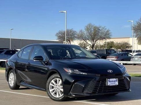 Certified 2025 Toyota Camry LE FWD image 2