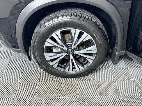 Certified 2021 Nissan Rogue SV image 4