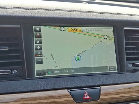 Used 2018 Kia Cadenza Premium w/ Luxury Package image 18