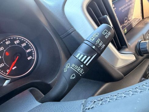 Used 2024 GMC Terrain SLT image 12