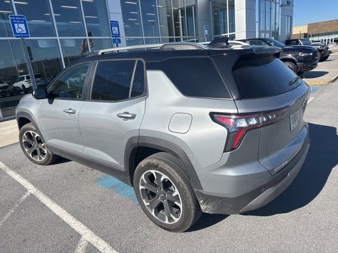 Used 2025 Chevrolet Equinox LT w/ Convenience Package II image 8