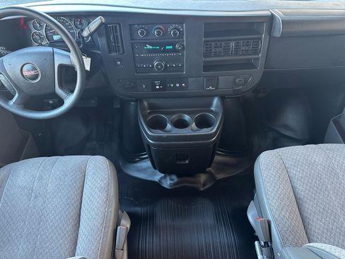 Used 2018 GMC Savana 3500 LT w/ LT Preferred Equipment Group image 14