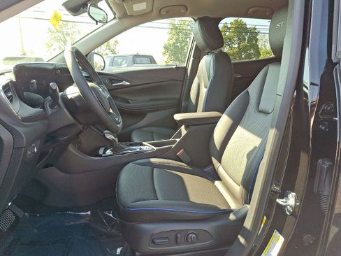 New 2026 Buick Encore GX Sport Touring w/ Comfort Package AWD/4WD image 7