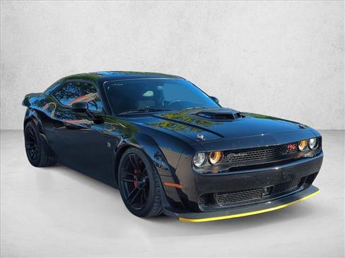 Used 2021 Dodge Challenger R/T Scat Pack RWD image 3